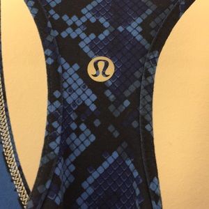 lululemon athletica Tops - Lululemon blue snakeskin tank top sz4 64579 lululemon athletica Tops - Lululemon blue snakeskin tank top sz4 64579
